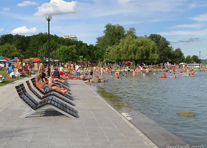 Kek Balaton 巴拉顿诺尔马迪